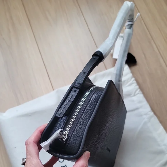 The Horse Clara Shoulder Bag Black - Picture 6 of 12